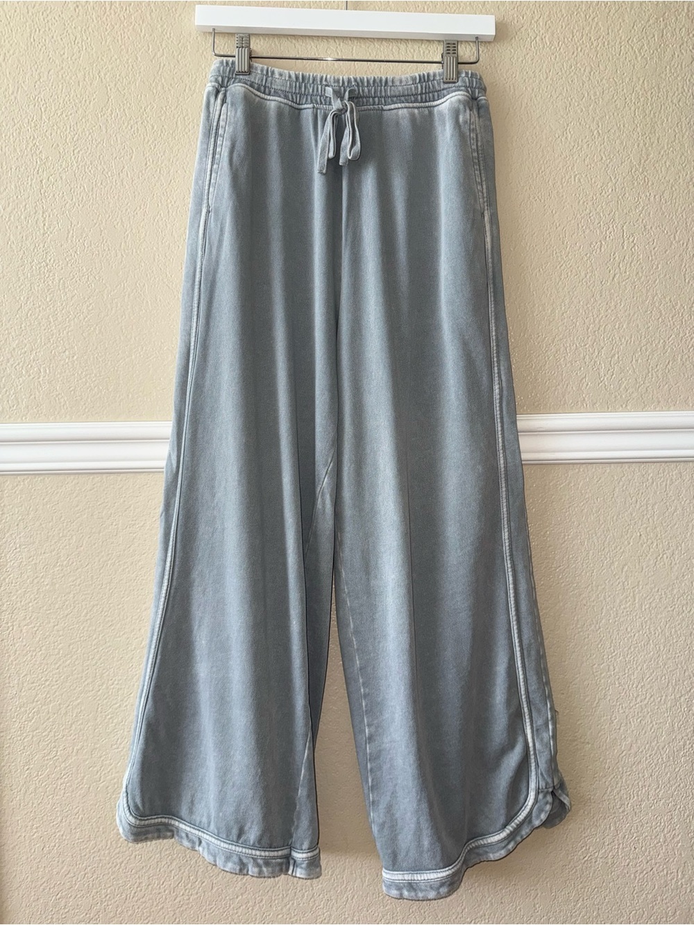 Three Bird Nest So Comfy Wide Leg Pant Elastic Waist Cropped Faded Blue Small